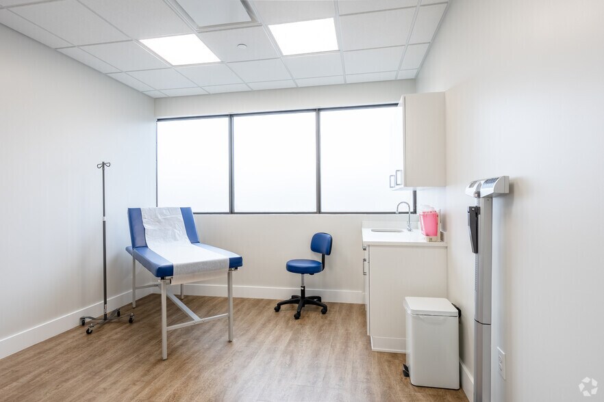 More Photos Of 855 Valley Rd, Clifton Medical For Lease