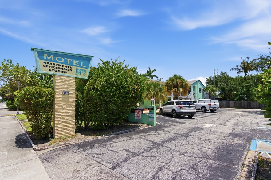 More Photos Of 320 N Federal Hwy, Lake Worth Hotel For Sale