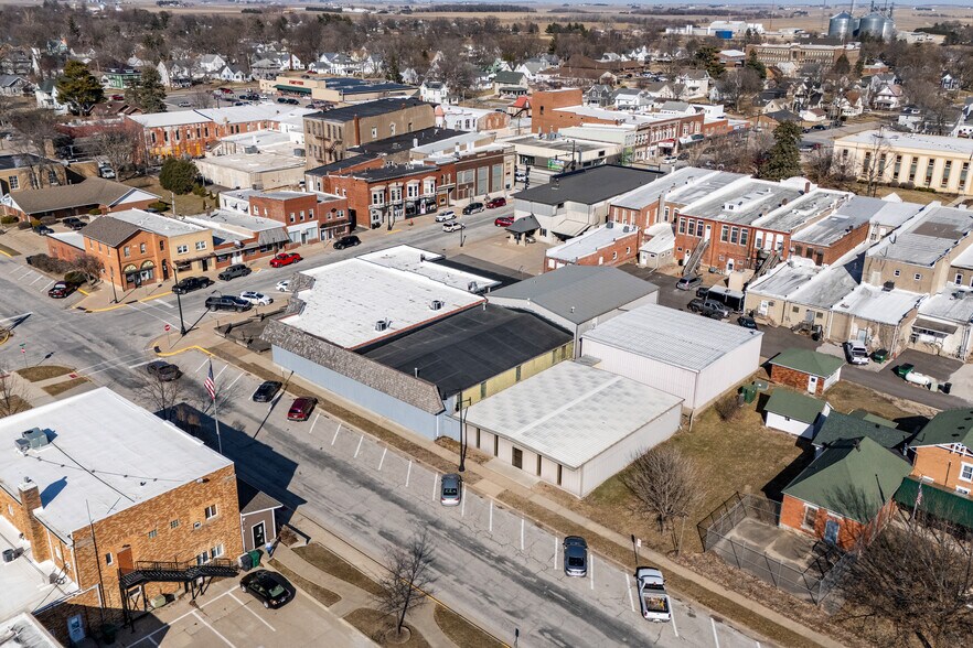 More Photos Of 121 W 5th St, Tipton Showroom For Sale