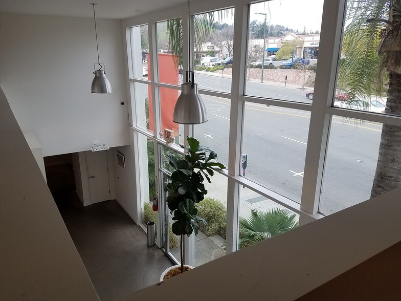 More Photos Of 1919 Mount Diablo Blvd, Walnut Creek Freestanding For Lease