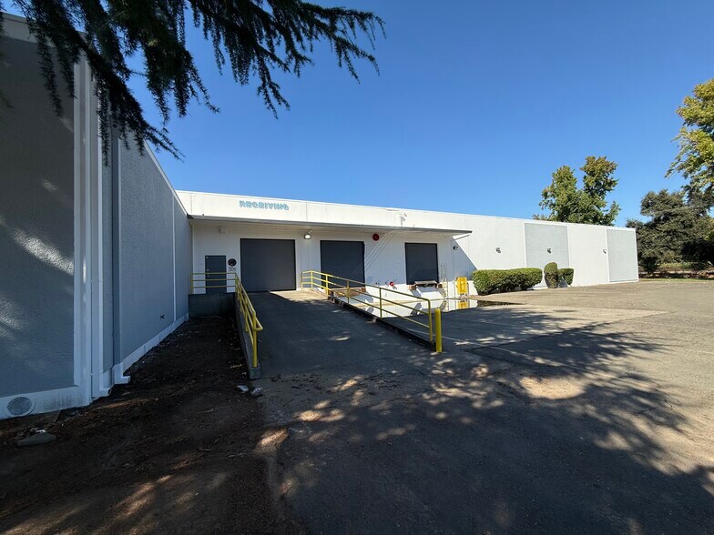More Photos Of 360 Commerce Cir, Sacramento Warehouse For Sale