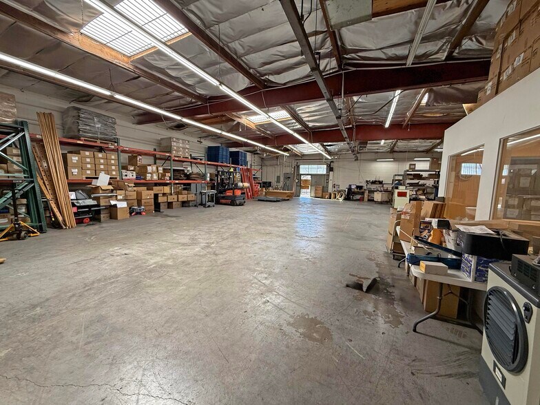 More Photos Of 13227 San Fernando Rd, Rancho Cascades Warehouse For Lease