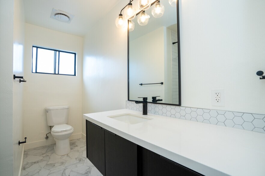 More Photos Of 4938 Rosewood Ave, Los Angeles Apartments For Sale