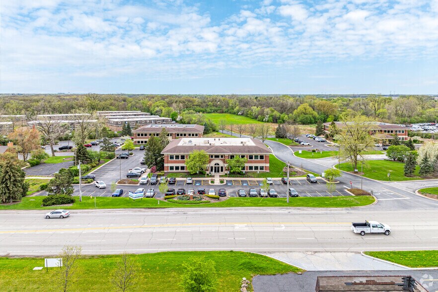 More Photos Of 450-480 E Roosevelt Rd, West Chicago Unknown For Lease