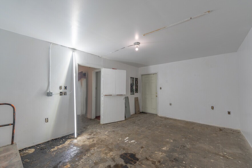 More Photos Of 14104-14108 Pioneer Blvd, Norwalk Storefront For Sale