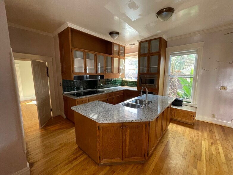 More Photos Of 1412 20th St, Sacramento Daycare Center For Sale