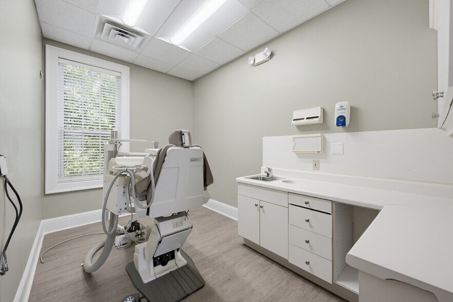 More Photos Of 129 Marble Mill Rd, Marietta Medical For Sale