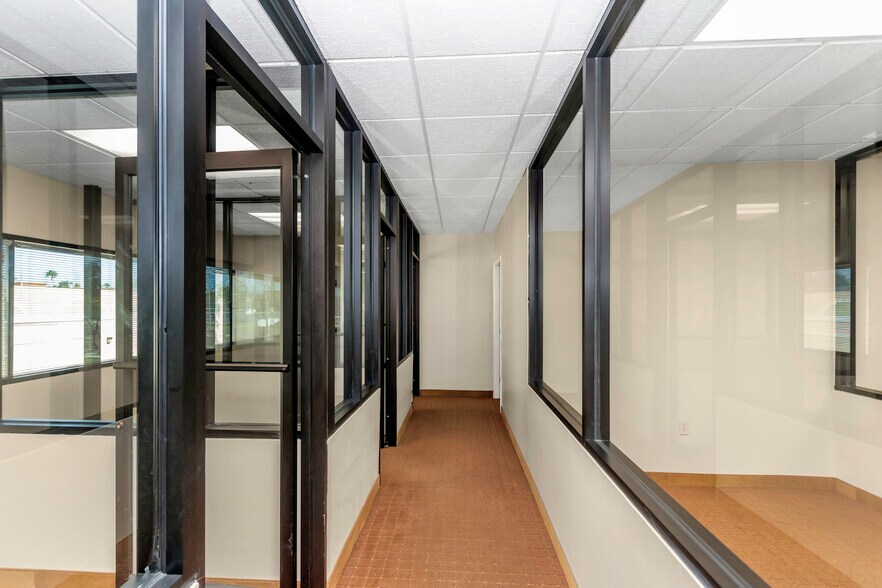 More Photos Of 5801 Ulmerton Rd, Clearwater Loft Creative Space For Lease