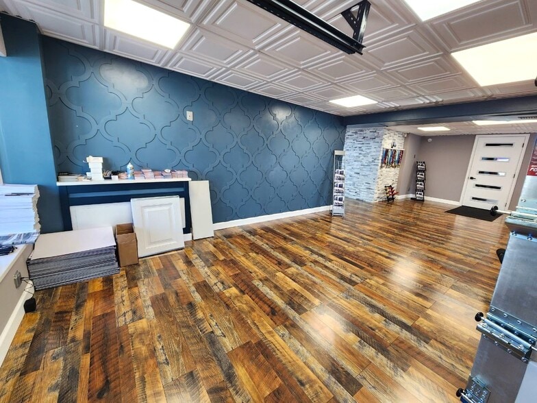 More Photos Of 7511 Leavenworth Rd, Kansas City Auto Repair For Sale