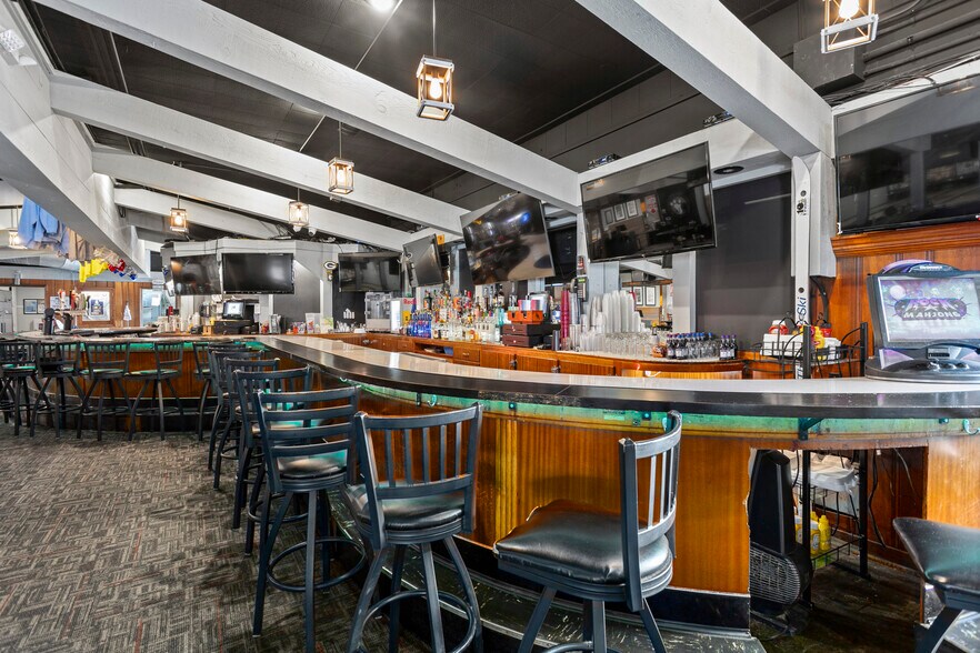 More Photos Of 618-630 W Wisconsin Ave, Appleton Bowling Alley For Sale