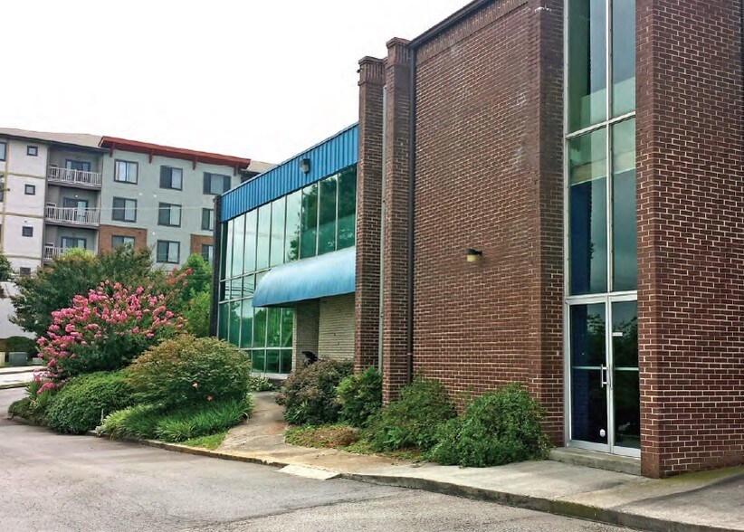 More Photos Of 1314 Ellsworth Industrial Blvd NW, Atlanta Storefront Retail Office For Lease