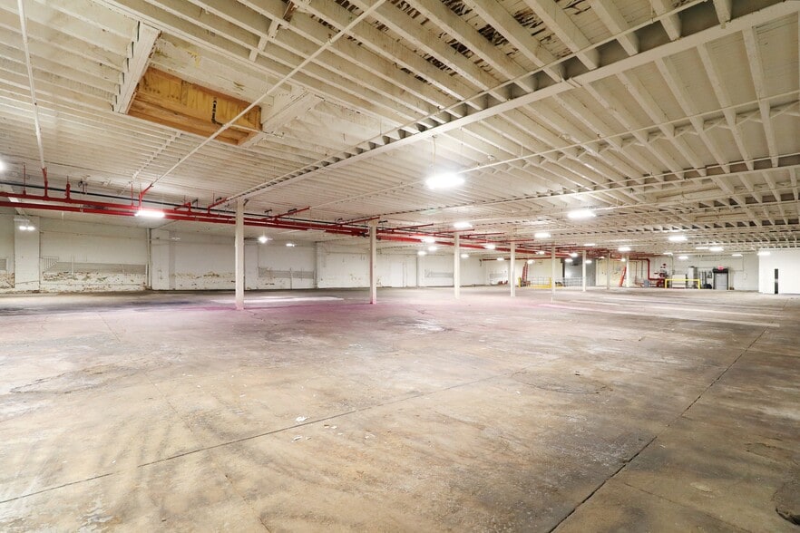 More Photos Of 450 Johnson Ave, Brooklyn Manufacturing For Lease