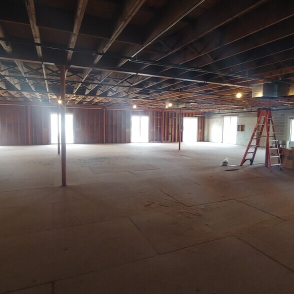 More Photos Of 101-103 S Washington Ave, Wellington Office For Lease