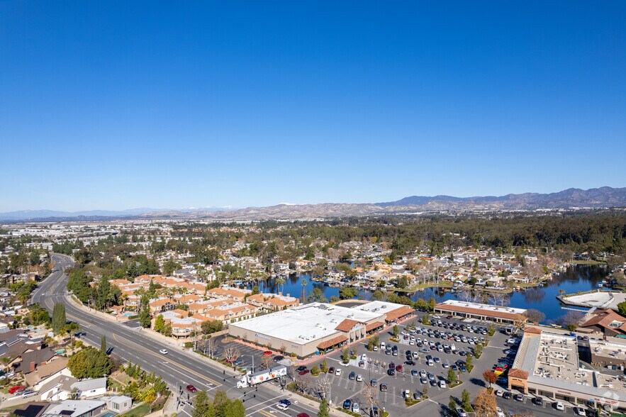 More Photos Of 24301 Muirlands Blvd, Lake Forest Freestanding For Lease