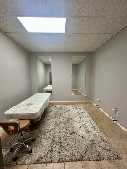 More Photos Of 3509 McNiel Ave, Wichita Falls Flex For Lease