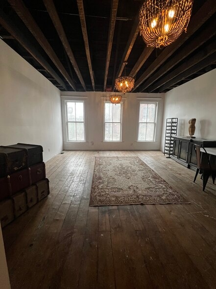More Photos Of 610 E Market St, Louisville Freestanding For Sale