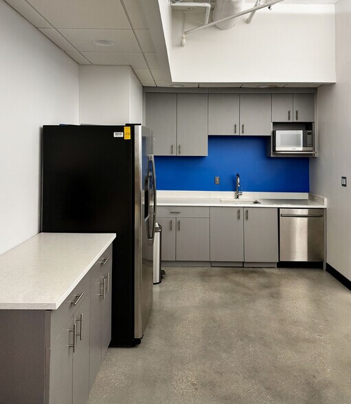 More Photos Of 4600 East West Hwy, Bethesda Medical For Lease