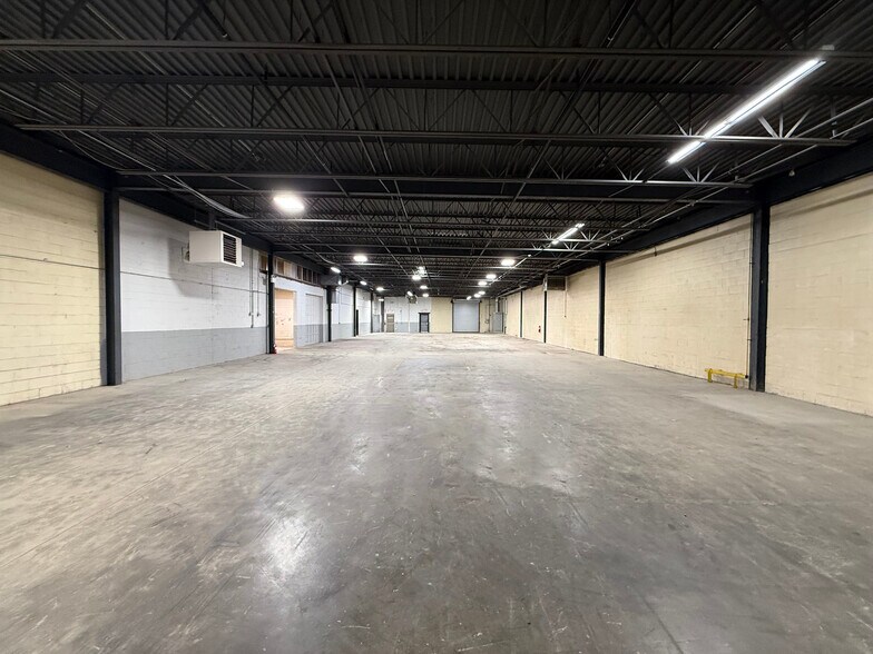 More Photos Of 200 Commerce Dr, Montgomeryville Warehouse For Lease
