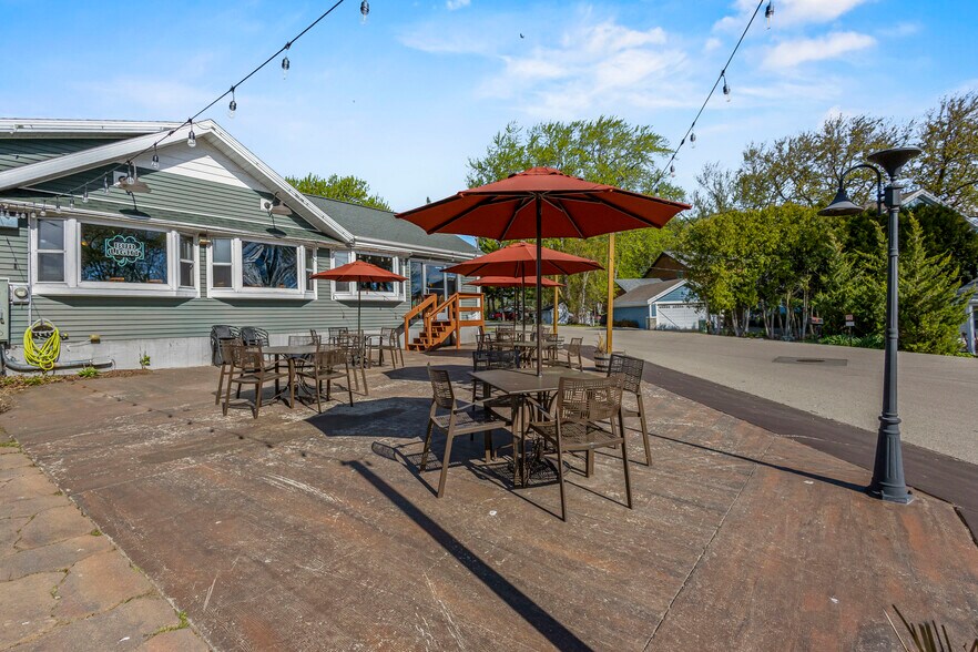 More Photos Of N4111 S Lakeshore Dr, Markesan Restaurant For Sale