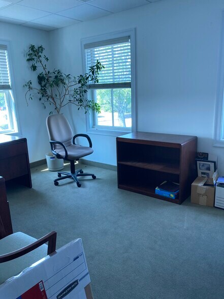 More Photos Of 49 Boston Post Rd, Waterford Office For Lease