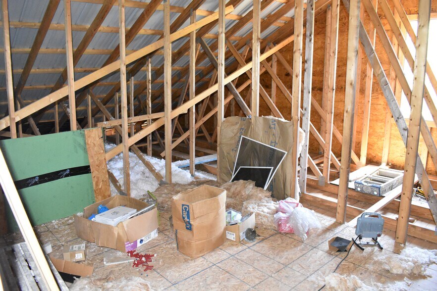 More Photos Of 135 Howard Rd, Fulton Industrial For Sale