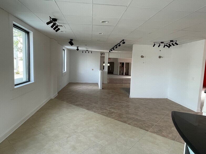 More Photos Of 535 Northern Ave, Hagerstown Showroom For Lease