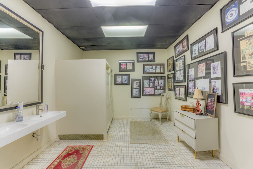 More Photos Of 478 N Hollywood St, Memphis Flex For Lease