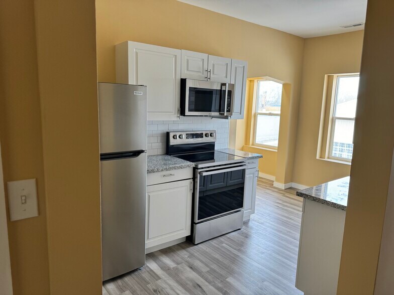 More Photos Of 1636 Central Ave, Middletown Apartments For Sale