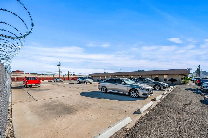 More Photos Of 2502 N Huachuca Dr, Tucson Office For Lease