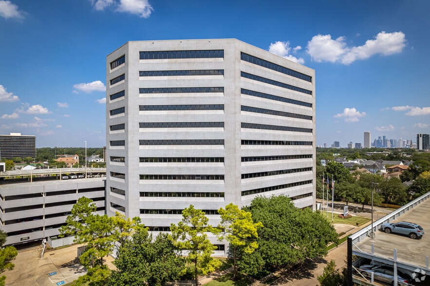 More Photos Of 3900 Essex Ln, Houston Office For Lease