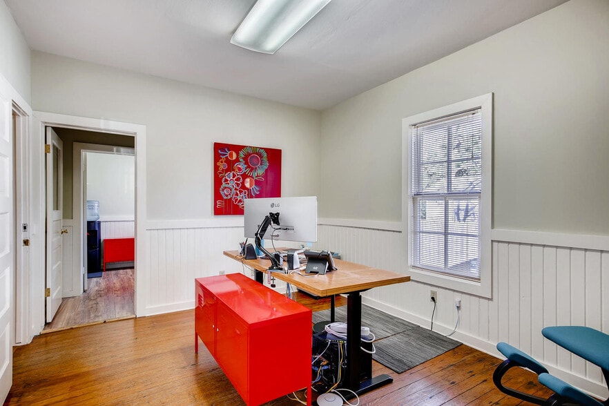 More Photos Of 2118 Oxford St, Austin Office For Lease