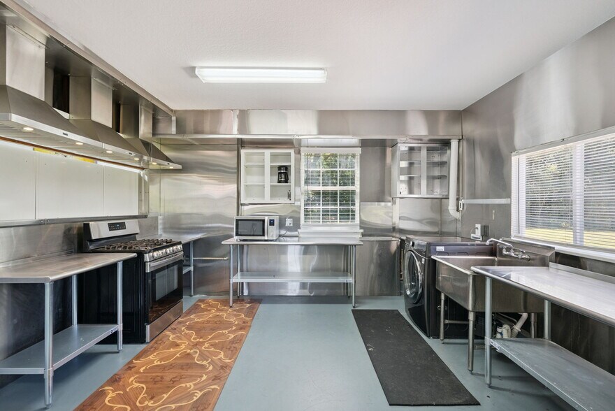 More Photos Of 1498 Markham Woods Rd, Longwood Flex For Sale