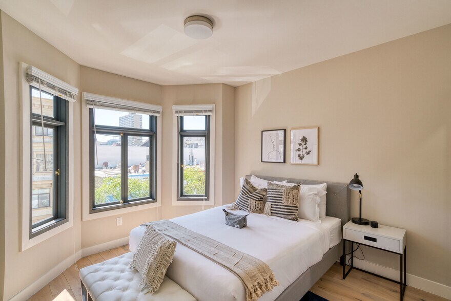 More Photos Of 1668 Washington St, San Francisco Apartments For Sale