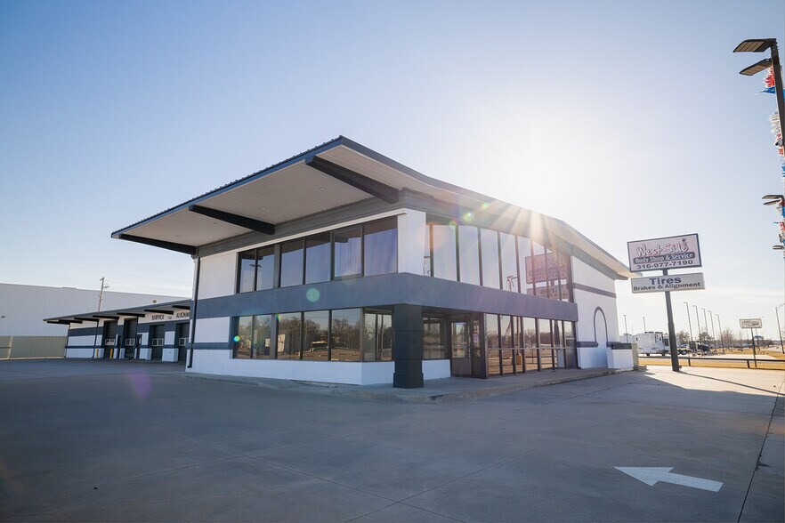 More Photos Of 11209 W Kellogg, Wichita Auto Dealership For Sale
