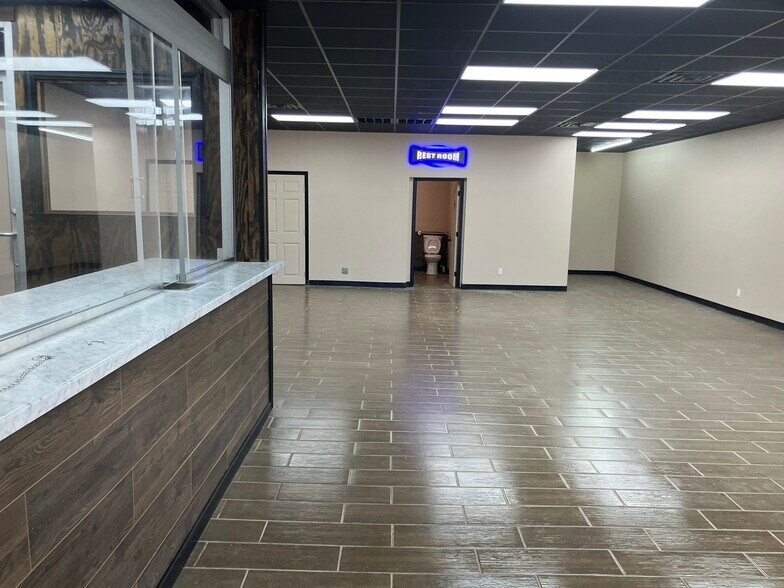 More Photos Of 1117 Floyd Rd, Columbus Convenience Store For Sale