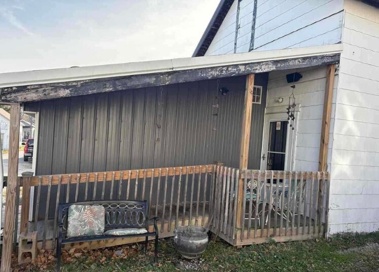 More Photos Of 113 E Washington St, New Madison Bar For Sale