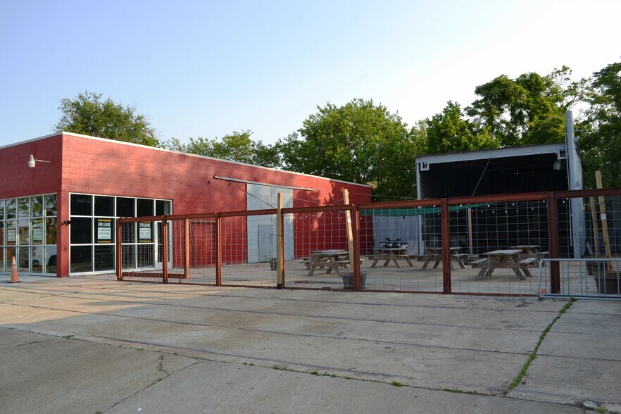 More Photos Of 220-226 W 25th St, Norfolk Warehouse For Lease