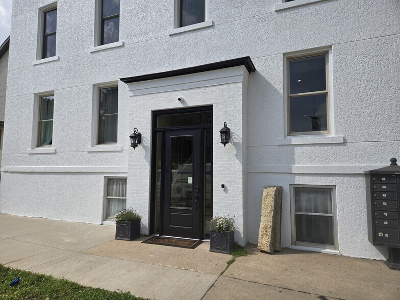 More Photos Of 202 W Main St, Decorah Sorority Fraternity House For Sale