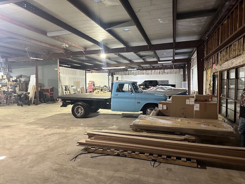 More Photos Of 201 NE 20th St, Ocala General Retail For Sale