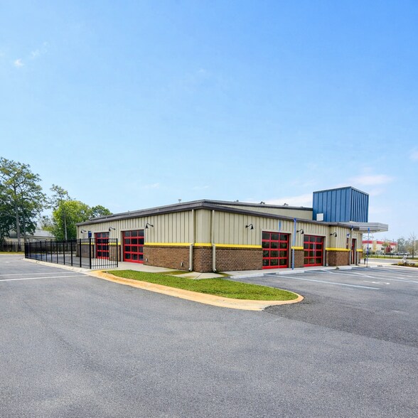 More Photos Of 2502 Highway 87, Navarre Specialty For Sale