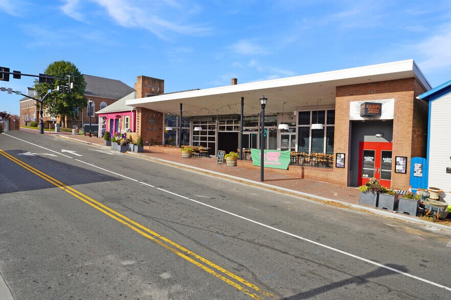 More Photos Of 10426 Main St, Fairfax Freestanding For Sale