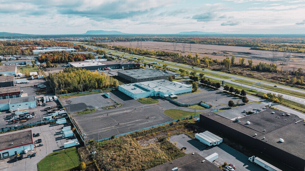 More Photos Of 5250 Rue Armand-Frappier, Saint-hubert Warehouse For Lease