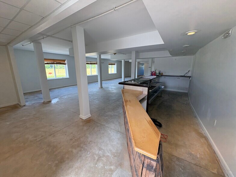 More Photos Of 32191 Nassau Rd, Lewes Freestanding For Lease