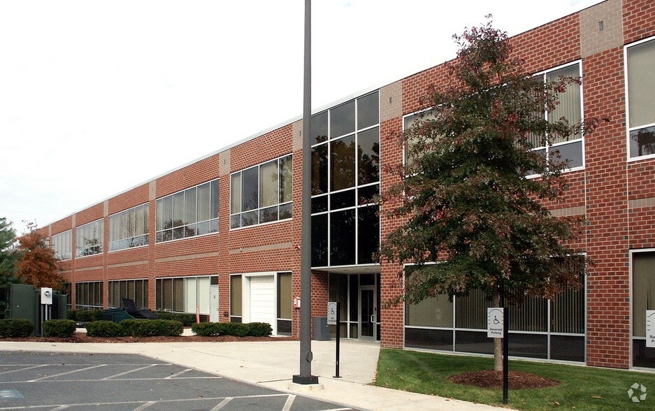 More Photos Of 35 New England Business Center Dr, Andover Office For Lease