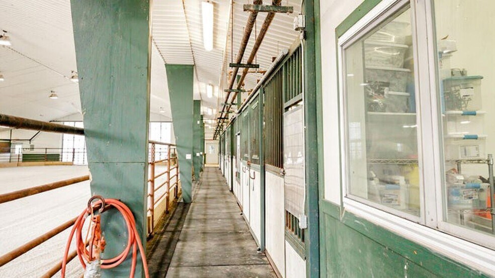 More Photos Of 352 MO-245, Dadeville Horse Stables For Sale