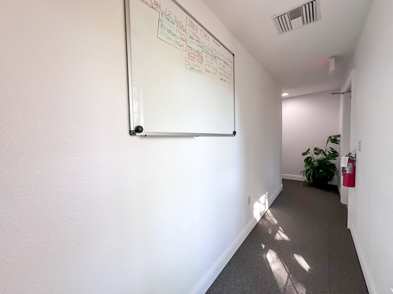 More Photos Of 180 Fitzgerald Rd, Lakeland Office For Sale