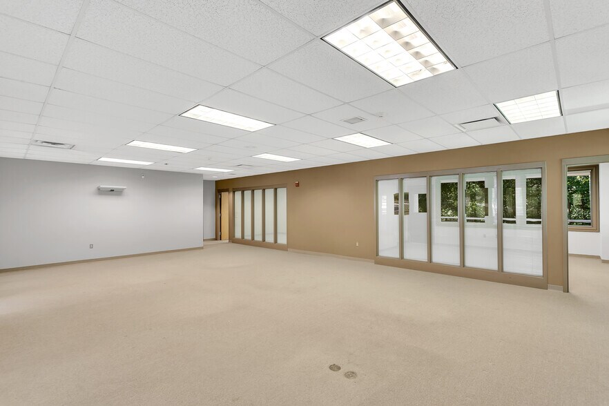 More Photos Of 4200 Triangle Ln, Murrysville Office For Lease