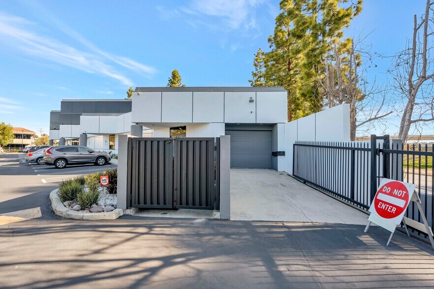 More Photos Of 2729 Bristol St, Costa Mesa Medical For Sale