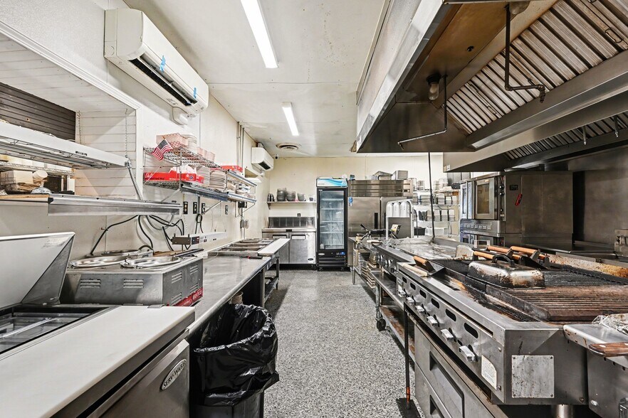 More Photos Of 115 N Main St, Faith Restaurant For Sale