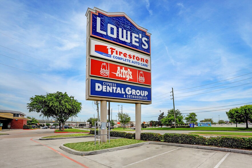 17814 Spring Cypress Rd, Cypress, TX 77429 Storefront For Sale